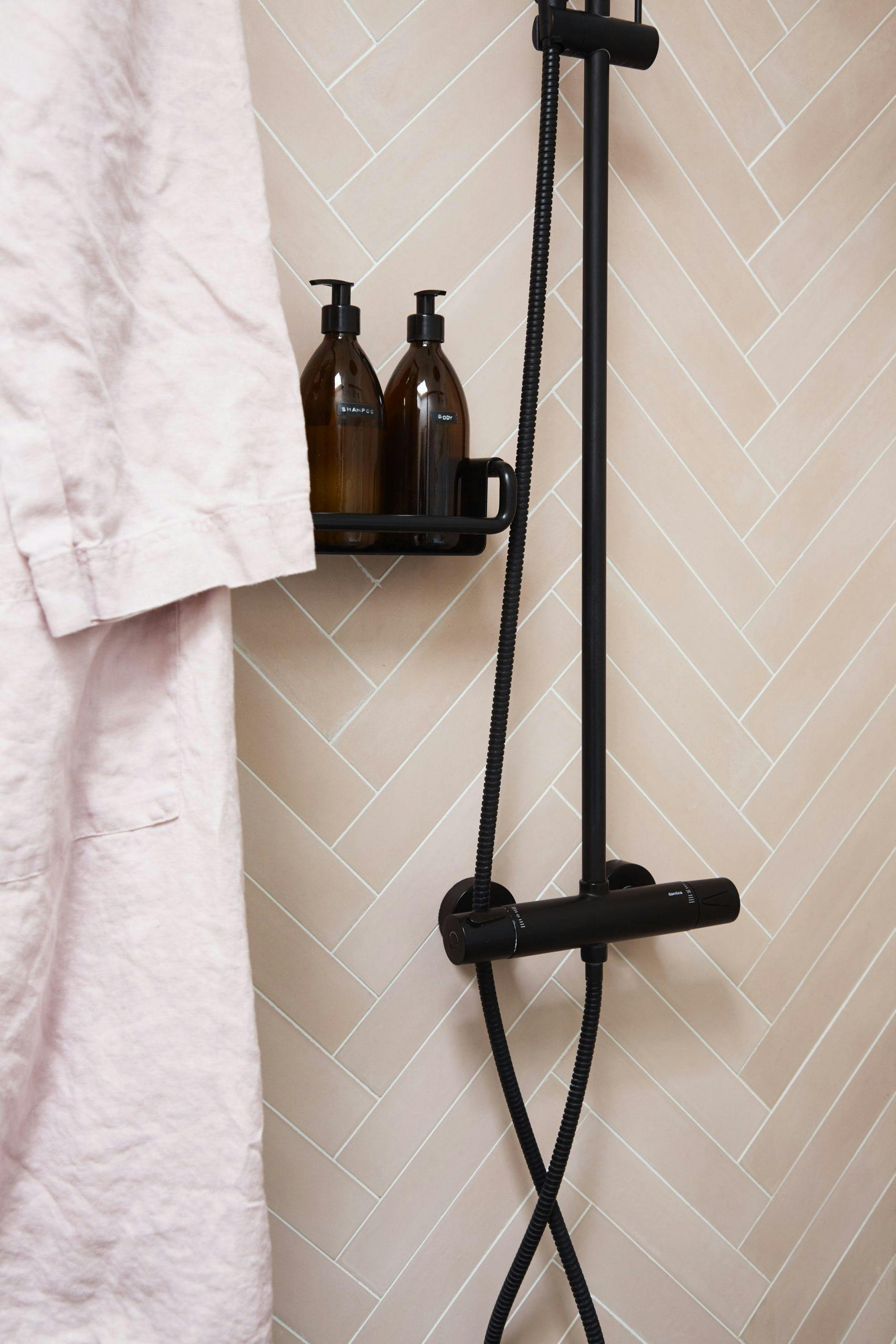 ditteblogbom200829 86RzkE4xtpbkt Sort armatur på badet